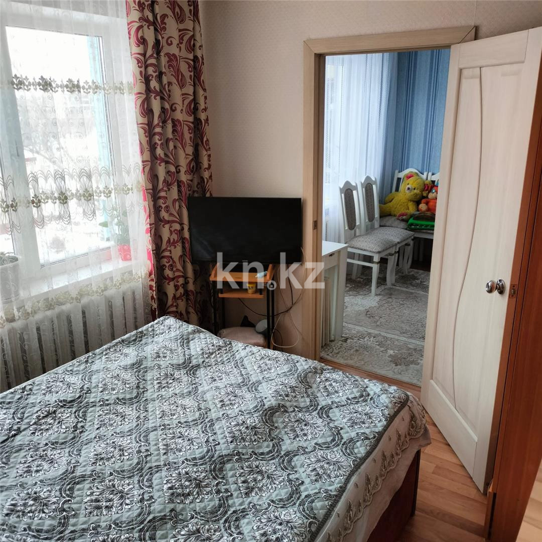 Продажа 4-комнатной квартиры, 62 м², мкр-н 23 в Караганде - фото 3