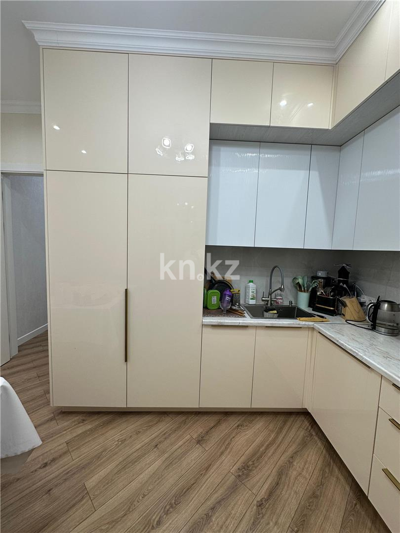 Продажа 4-комнатной квартиры, 104 м², пр. Республики, дом  участок 1/7 в Караганде - фото 9