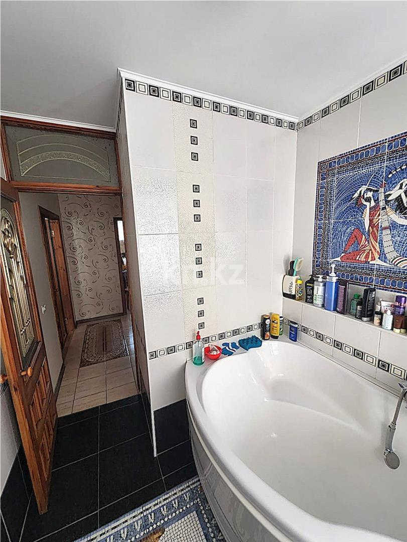 Продажа 4-комнатной квартиры, 85 м², ул. Гапеева в Караганде - фото 12