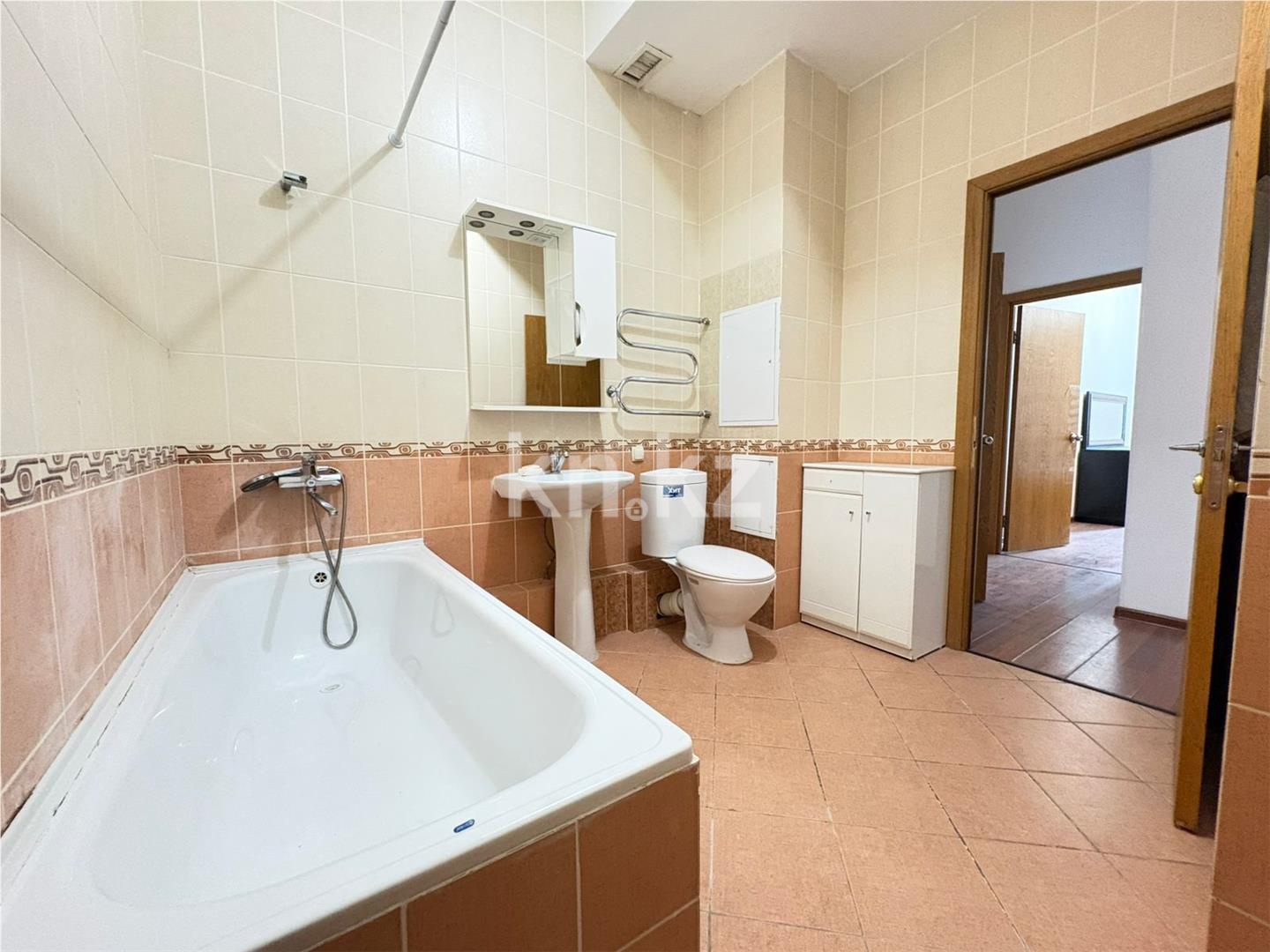Продажа 3-комнатной квартиры, 132.7 м² в Астане - фото 19
