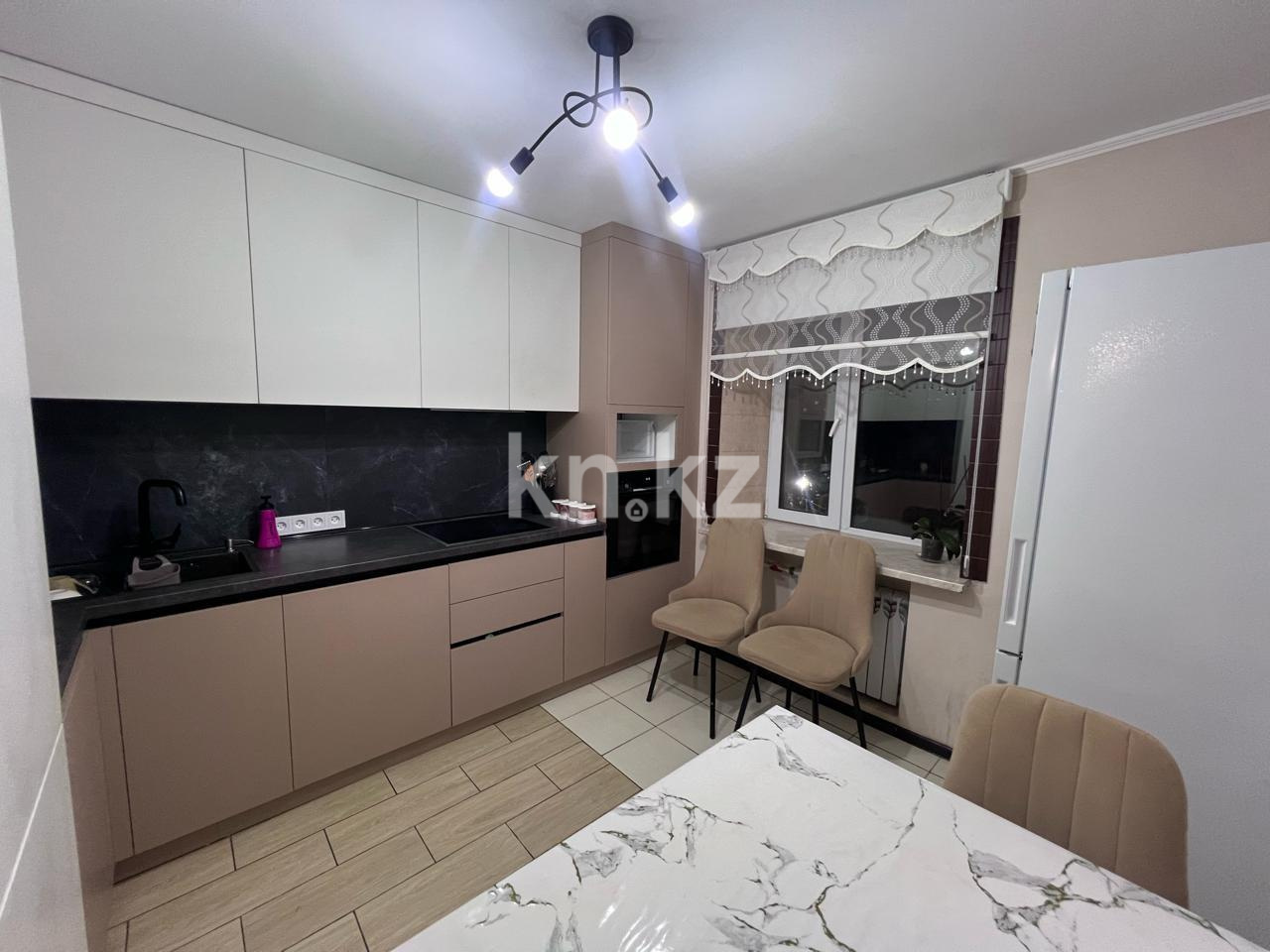 Продажа 3-комнатной квартиры, 68 м², пр. Шахтеров, дом  31 в Караганде - фото 3