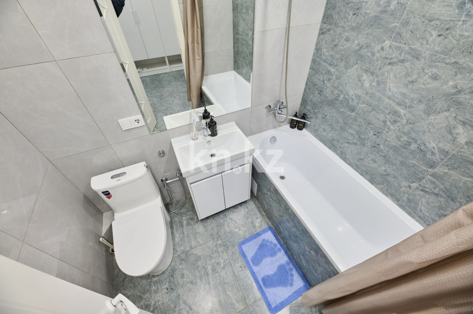 Аренда 1-комнатной квартиры посуточно, 50 м² в Алматы - фото 17