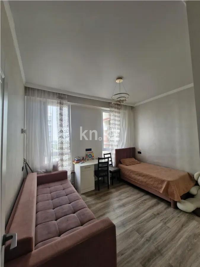 Продажа 3-комнатной квартиры, 71.8 м², пр. Абая, дом  164 в Алматы - фото 2