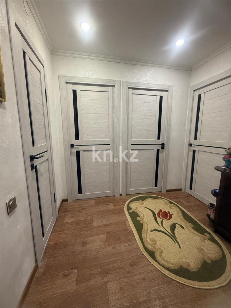 Продажа 3-комнатной квартиры, 64 м², мкр-н 11а в Караганде - фото 12
