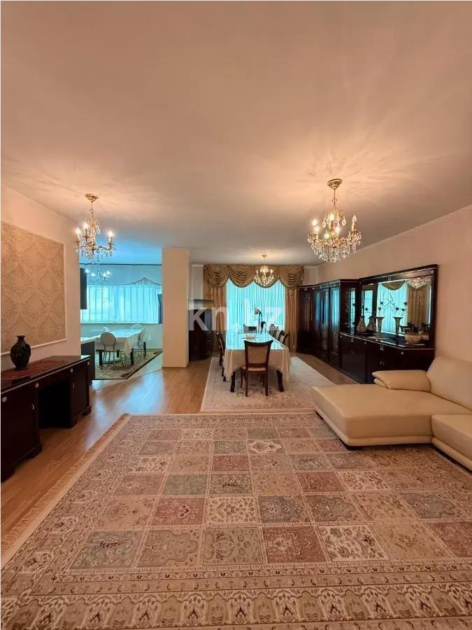 Продажа 3-комнатной квартиры, 130 м², ул. Достык, дом  5 в Астане