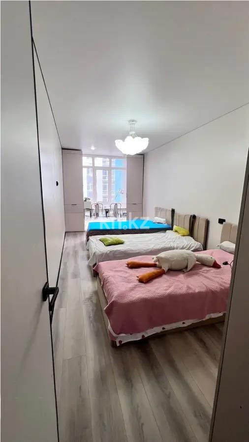 Продажа 3-комнатной квартиры, 71.3 м², ул. Жолымбет, дом  42/5 в Алматы - фото 2