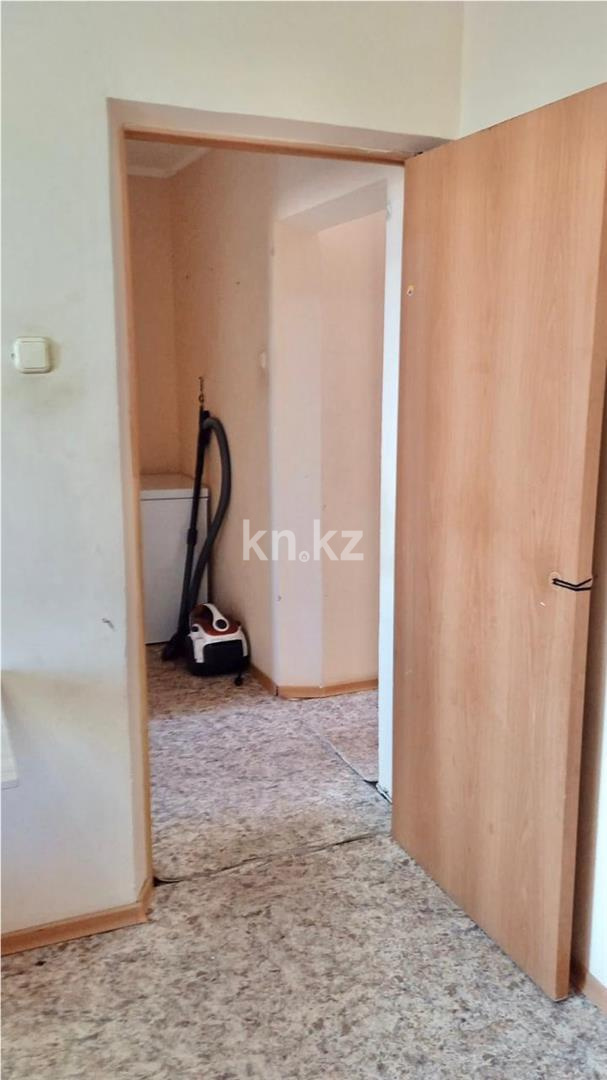 Продажа 3-комнатной квартиры, 63 м², мкр-н Голубые Пруды, дом  12 в Караганде - фото 10