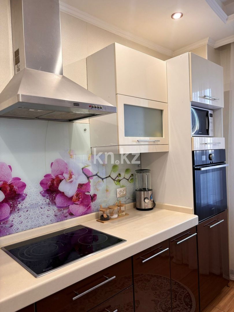 Продажа 3-комнатной квартиры, 90 м², пр. Шахтеров, дом  60 в Караганде - фото 4