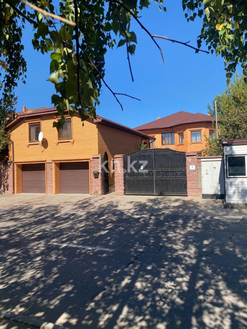 Аренда 10-комнатного дома, 600 м² в Астане