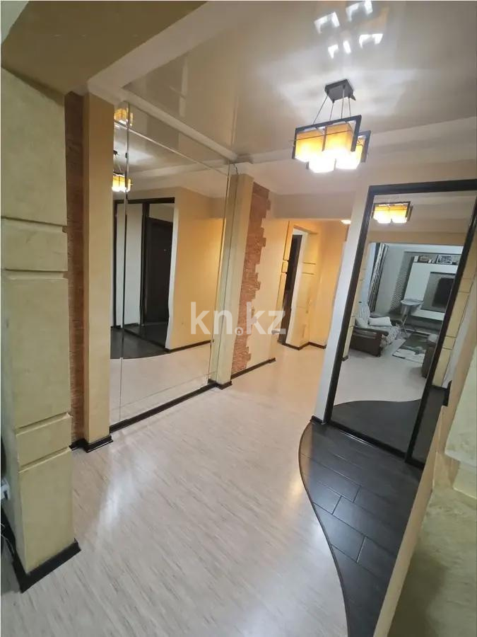 Продажа 4-комнатной квартиры, 80 м², ул. Муканова, дом  14 в Караганде - фото 7