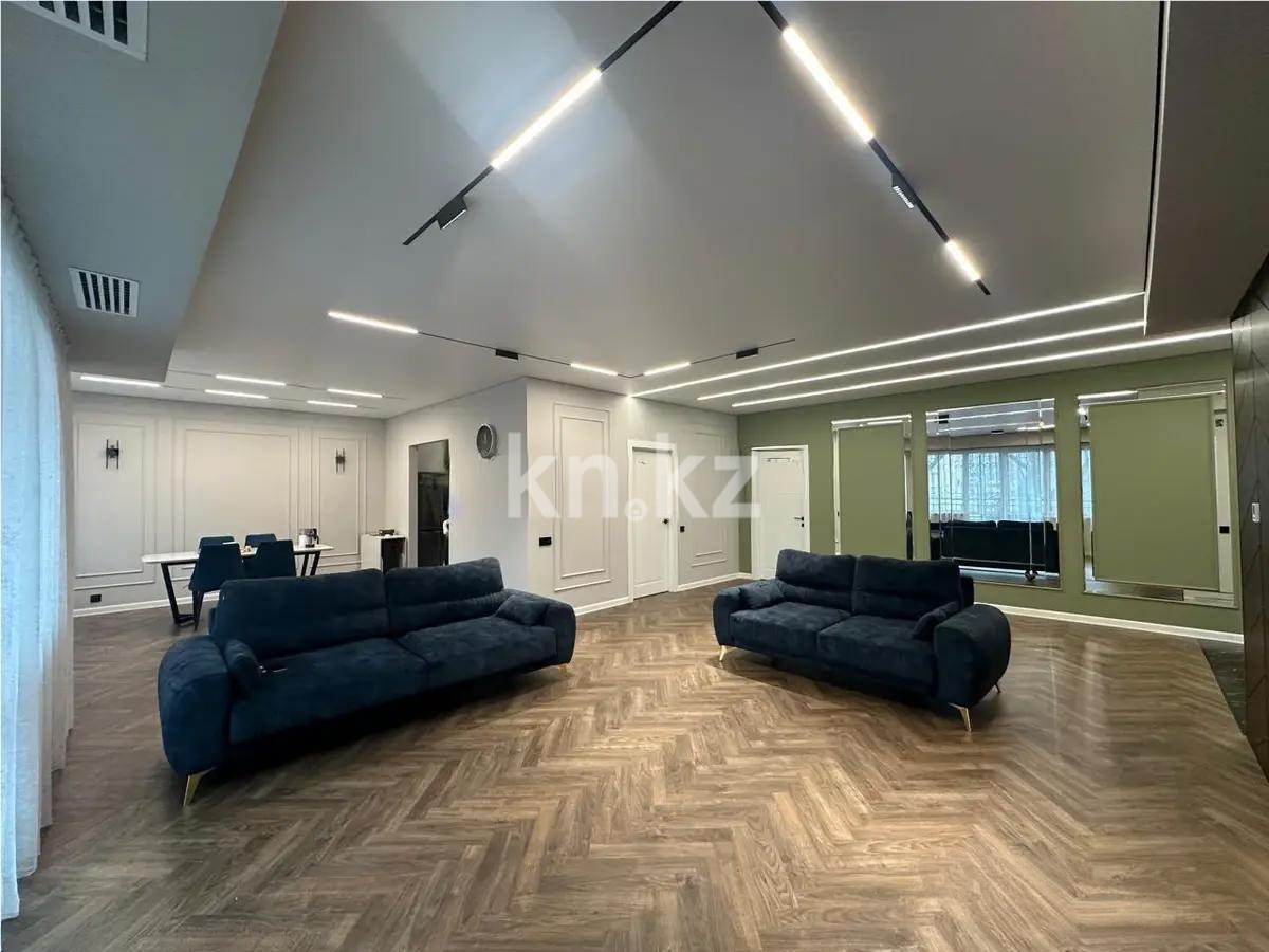 Продажа 4-комнатной квартиры, 190 м², мкр-н Самал-2, дом  67 в Алматы