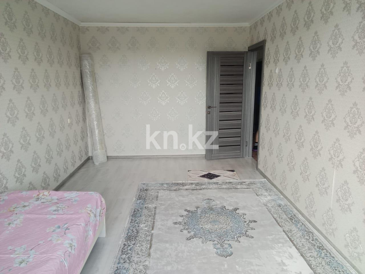 Продажа 3-комнатной квартиры, 61 м², 15 мкр., дом  1 в Караганде - фото 2