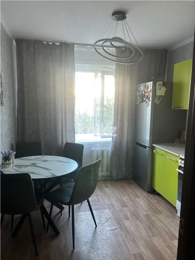 Продажа 1-комнатной квартиры, 42 м², мкр-н Степной-4, дом  4 в Караганде - фото 2