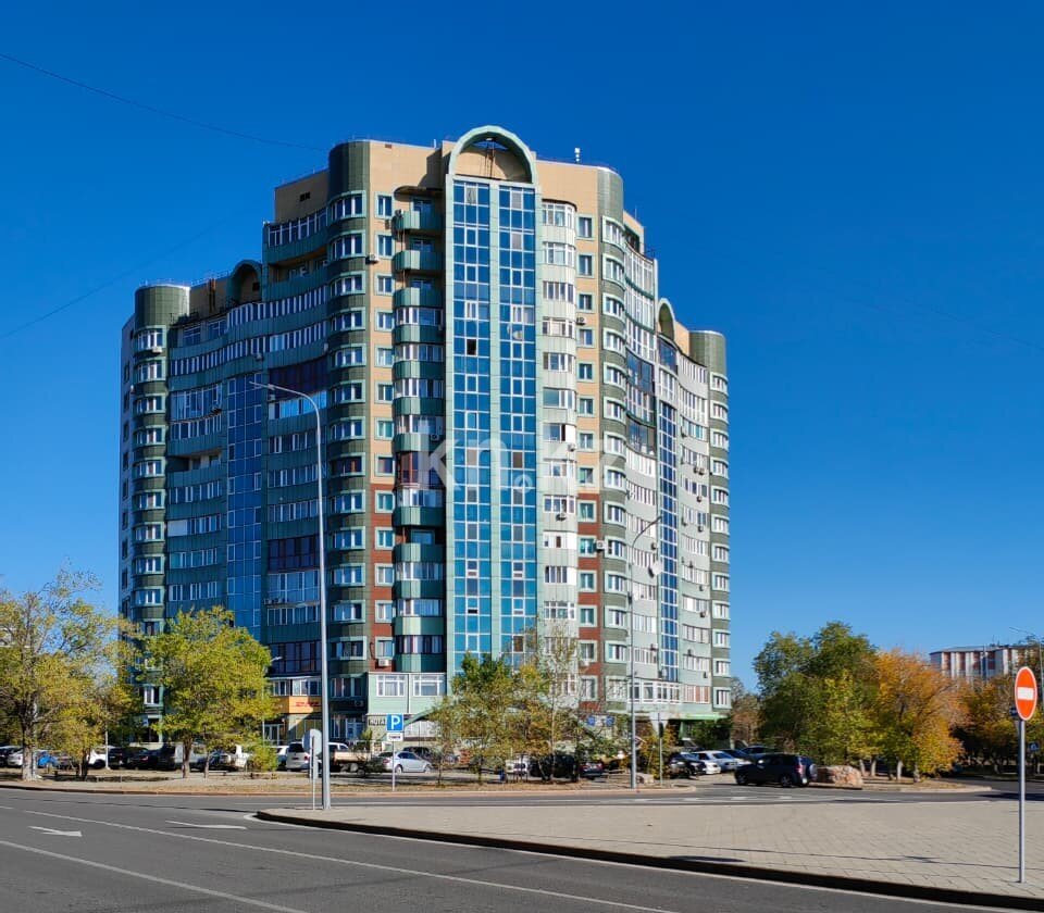 Продажа 4-комнатной квартиры, 105.3 м² в Караганде