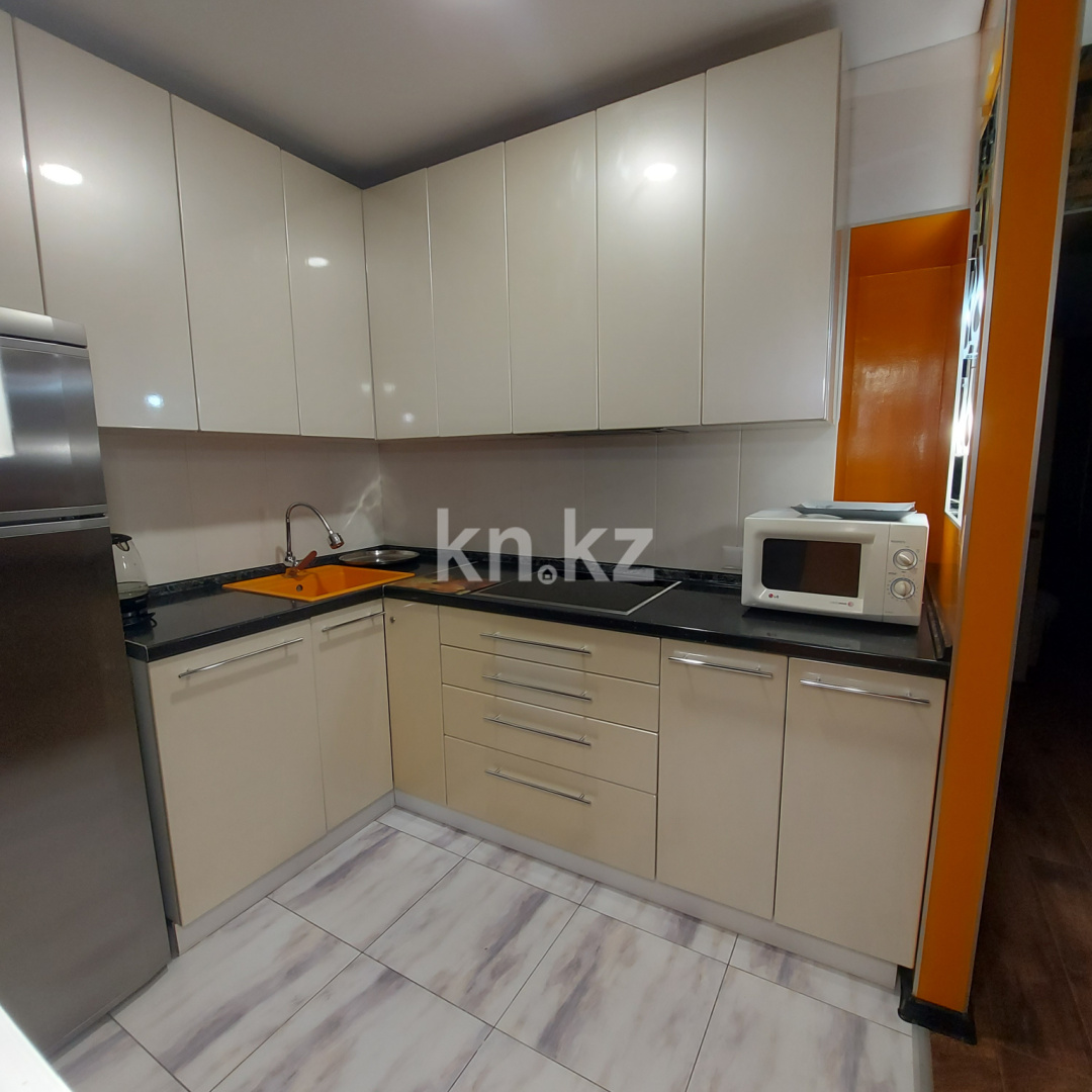 Аренда 2-комнатной квартиры, 48 м², Бухар Жырау, дом  56/2 в Караганде - фото 5