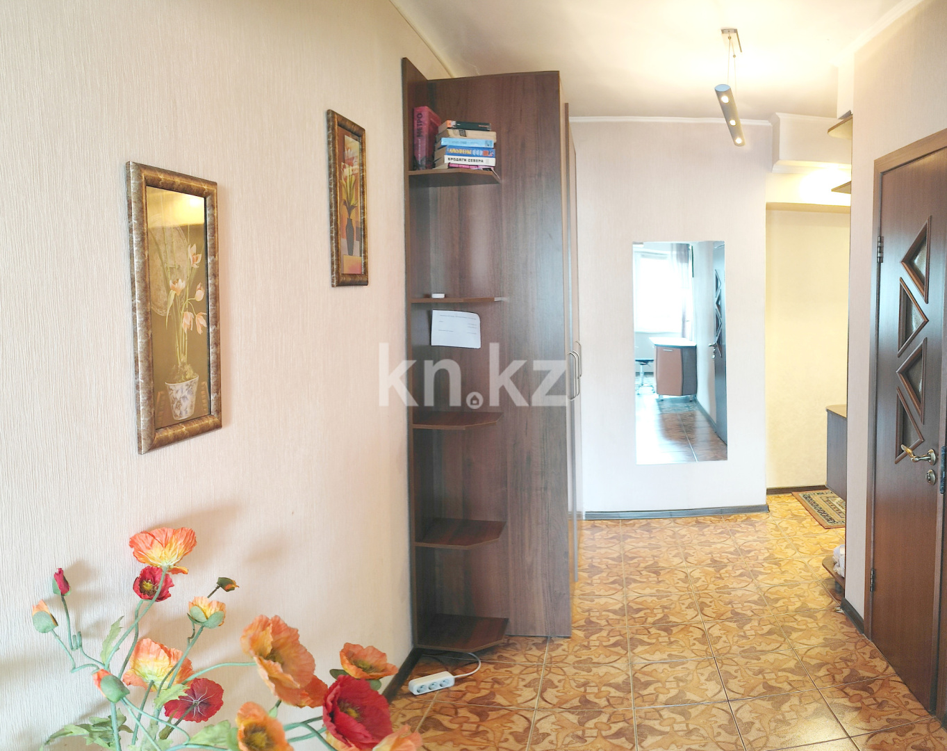 Аренда 1-комнатной квартиры, 50 м², мкр-н Самал-1, дом  31 - ул. Жолдасбекова в Алматы - фото 11