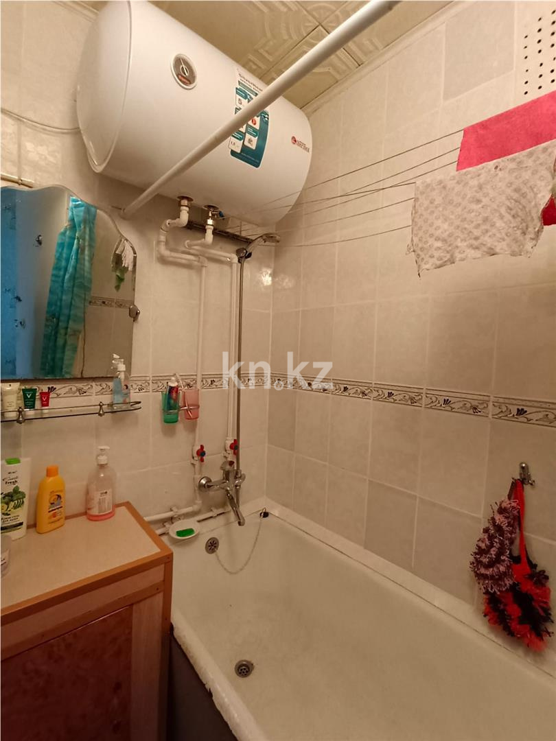 Продажа 3-комнатной квартиры, 63 м², мкр-н 22 в Караганде - фото 11