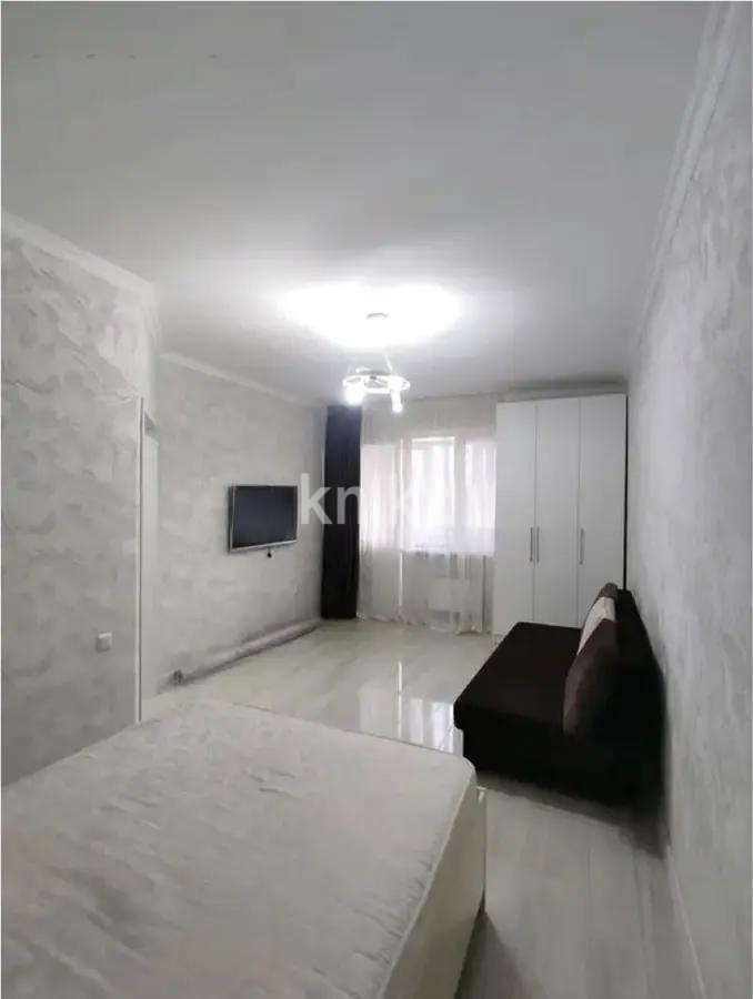 Продажа 1-комнатной квартиры, 38 м², мкр-н Аксай-1а, дом  25 в Алматы