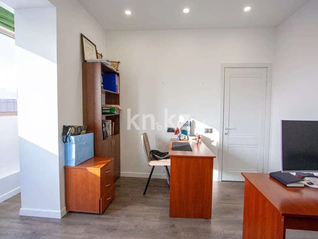 Продажа 4-комнатной квартиры, 131.9 м² в Алматы - фото 19