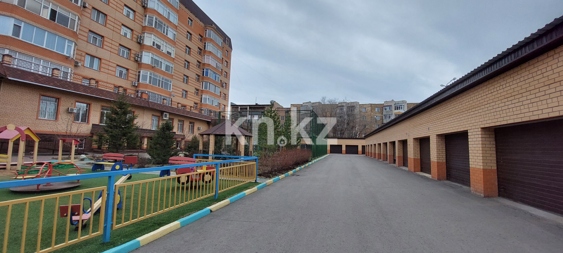 Продажа 4-комнатной квартиры, 145 м², ул. Аманжолова, дом  41 в Караганде - фото 20