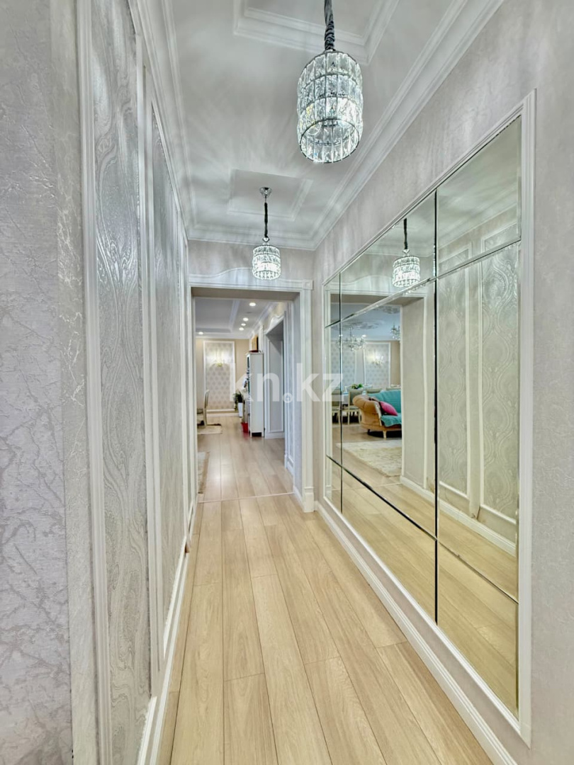 Продажа 4-комнатной квартиры, 140 м², пр. Шахтеров, дом  5/1 в Караганде - фото 6