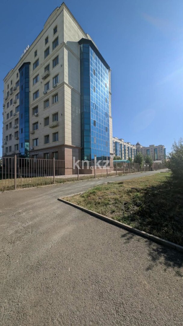 Продажа 3-комнатной квартиры, 99.7 м² в Уральске - фото 35