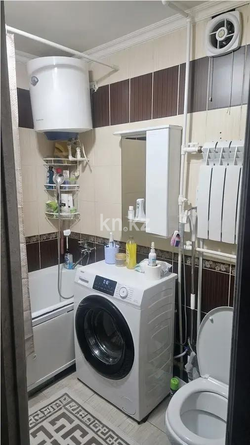 Продажа 3-комнатной квартиры, 48 м², 18 мкр., дом  17 в Караганде - фото 5