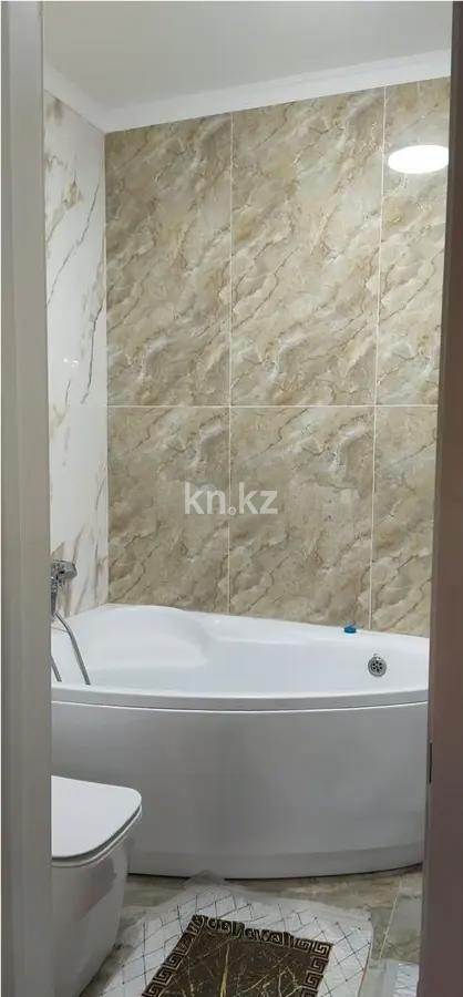 Продажа 3-комнатной квартиры, 100 м², ул. Омарова, дом  7 в Астане - фото 5