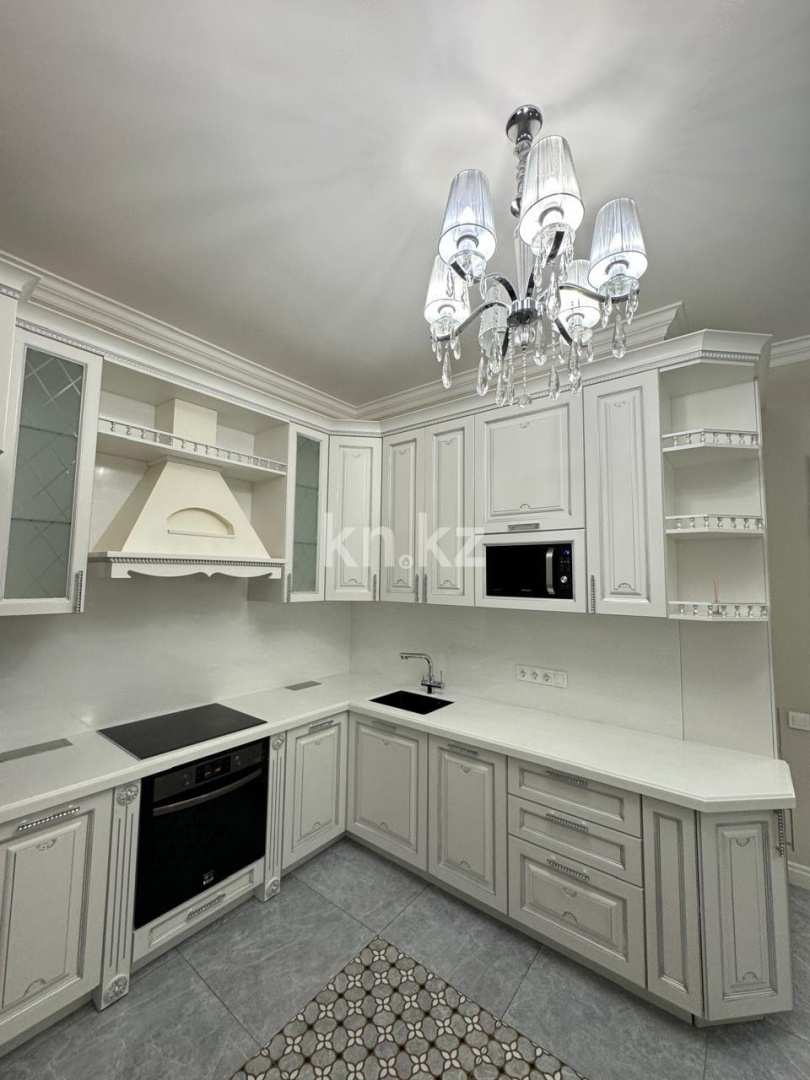 Продажа 4-комнатной квартиры, 133.8 м², ул. Туркестан, дом  28 - ул. Бухар жырау в Астане