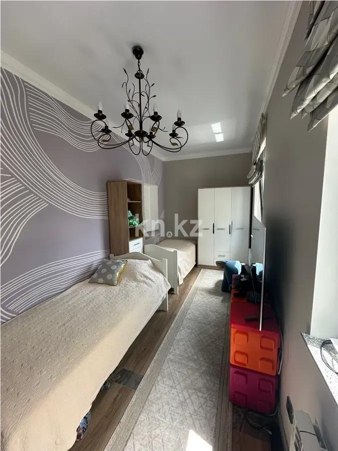 Продажа 4-комнатной квартиры, 145 м², мкр-н Самал-3, дом  15 в Алматы - фото 4