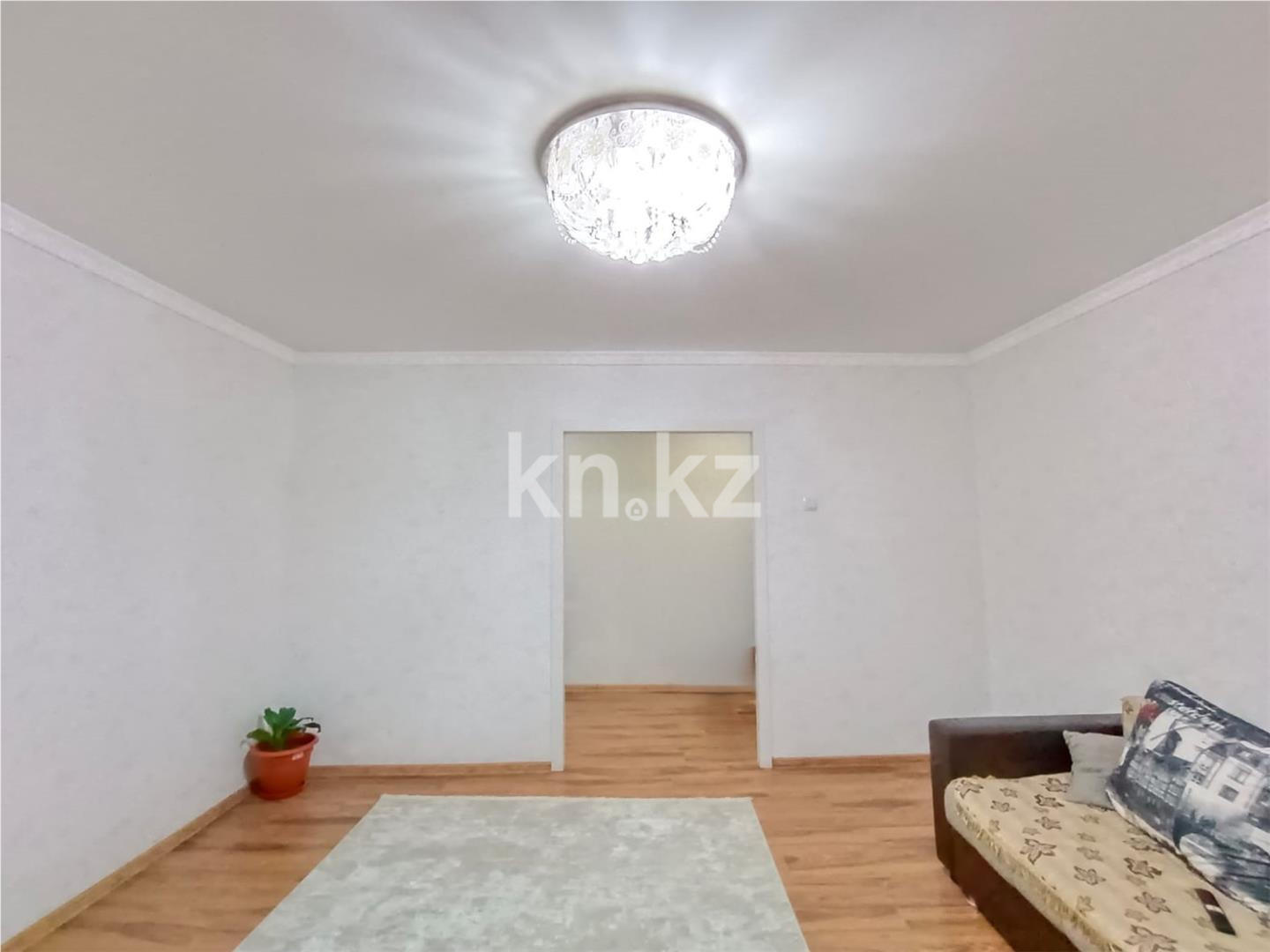 Продажа 4-комнатной квартиры, 77 м², мкр-н 22 в Караганде - фото 2