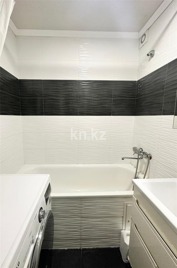 Продажа 3-комнатной квартиры, 65 м², ул. Муканова, дом  80 в Караганде - фото 7