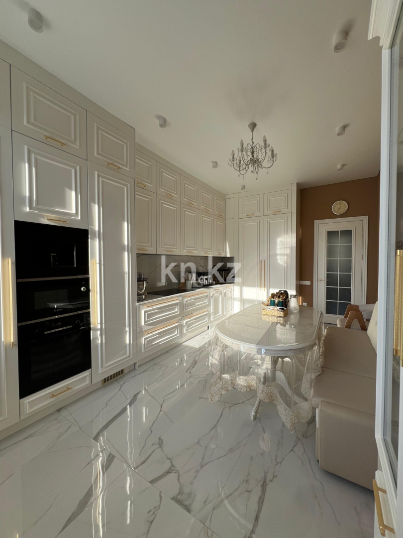 Аренда 2-комнатной квартиры, 91 м², пр. Мангилик Ел, дом  21 в Астане