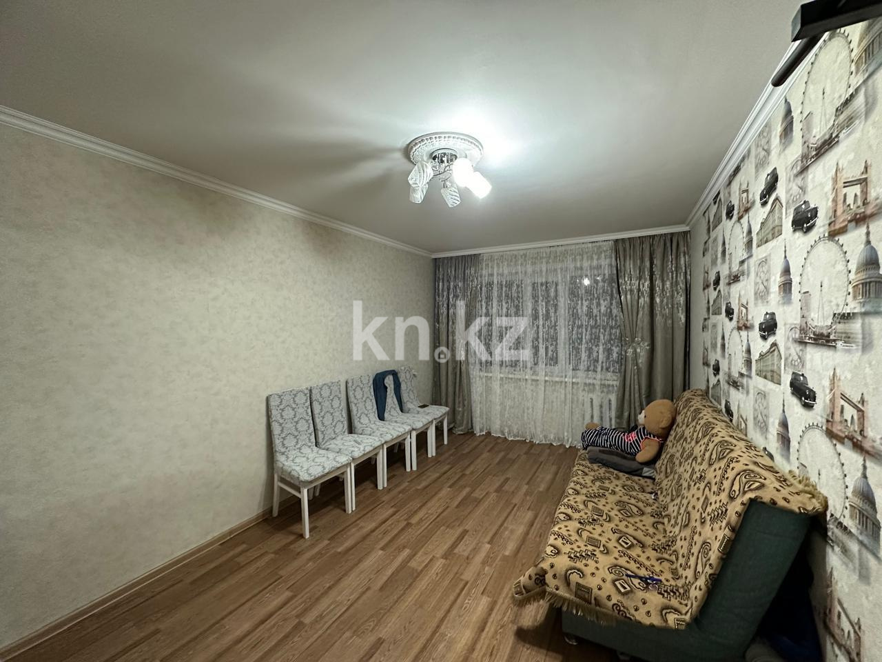Продажа 3-комнатной квартиры, 62 м², мкр-н 22 в Караганде - фото 3