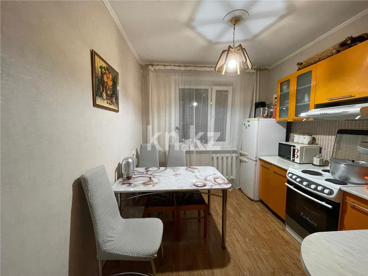 Продажа 3-комнатной квартиры, 63 м², мкр. Гульдер-1 в Караганде - фото 8