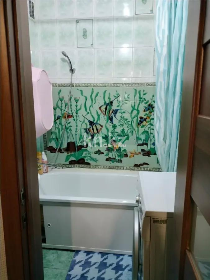 Продажа 3-комнатной квартиры, 58 м², ул. Космонавтов, дом  143 в Караганде - фото 5