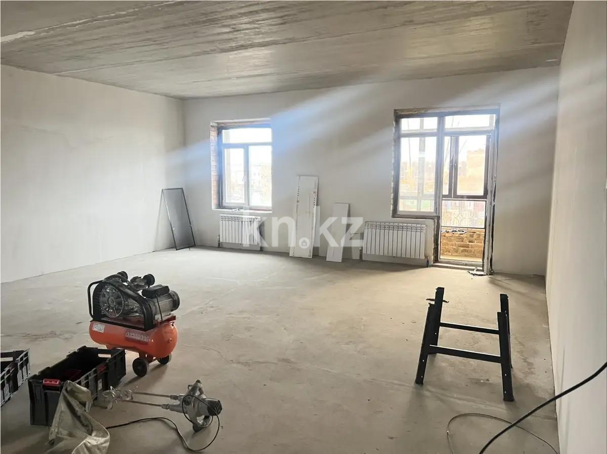 Продажа 4-комнатной квартиры, 119 м², пр. Республики, дом  49/2 в Караганде - фото 2