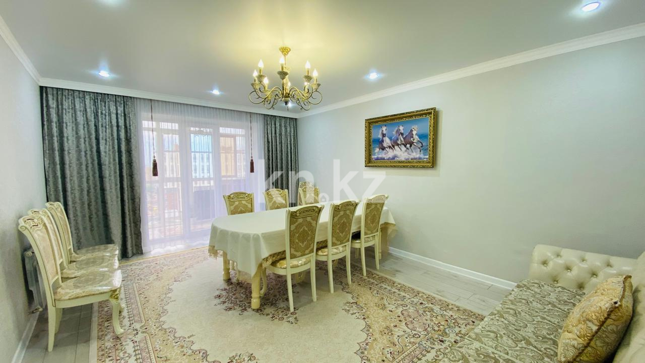 Продажа 4-комнатной квартиры, 110 м², ул. Муканова в Караганде - фото 2