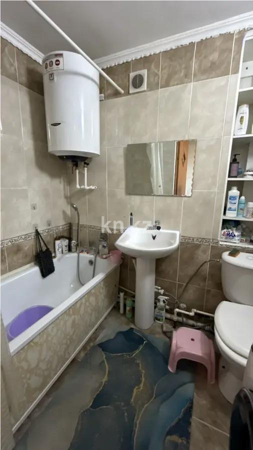 Продажа 3-комнатной квартиры, 57 м², ул. Пичугина, дом  238 в Караганде - фото 5