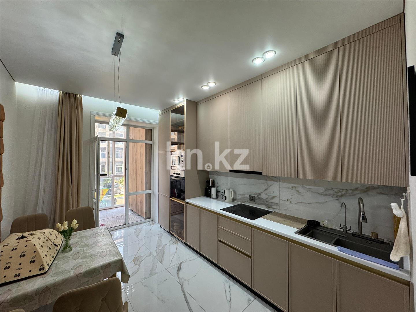 Продажа 2-комнатной квартиры, 68.6 м², 067 учетный квартал, дом  456/3 в Караганде - фото 17