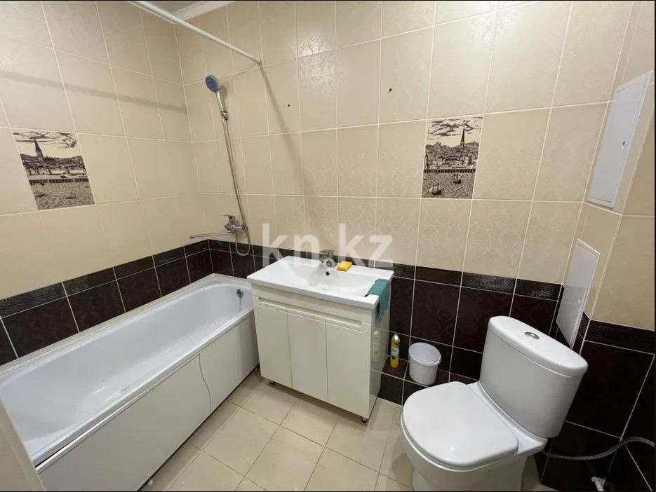 Аренда 2-комнатной квартиры, 73 м², ул. Тюленина, дом  4 в Уральске - фото 5