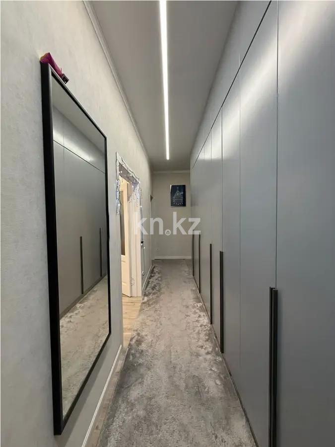 Продажа 4-комнатной квартиры, 104 м², ул. Кулкыбаева, дом  13 в Караганде - фото 8