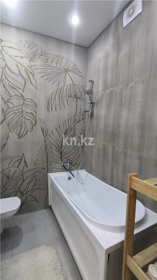 Продажа 2-комнатной квартиры, 55 м², пр. Шахтеров в Караганде - фото 9