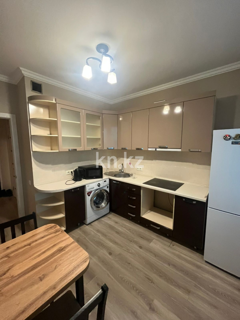 Аренда 1-комнатной квартиры, 38 м² в Астане