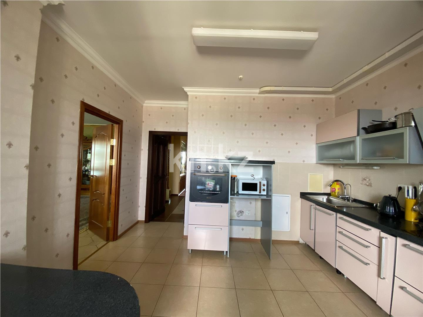 Продажа 6-комнатной квартиры, 340.4 м², пр. Кабанбай батыра в Астане - фото 11