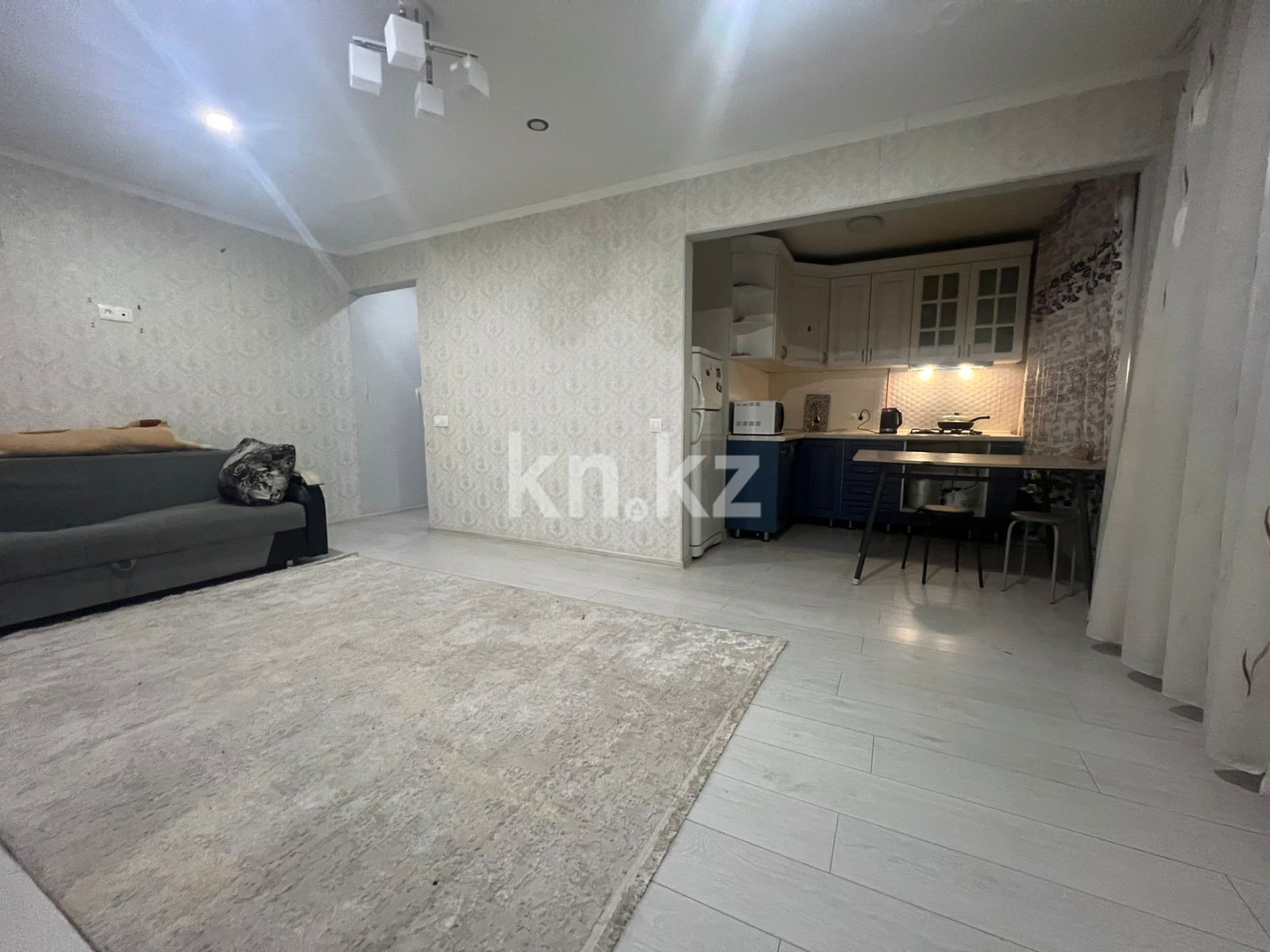 Продажа 2-комнатной квартиры, 46 м², пр. Республики в Караганде - фото 2