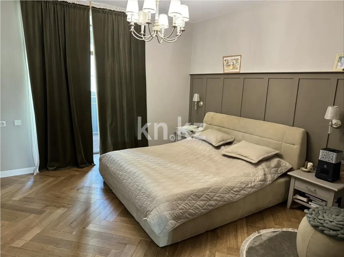 Продажа 4-комнатной квартиры, 200 м² в Астане - фото 2