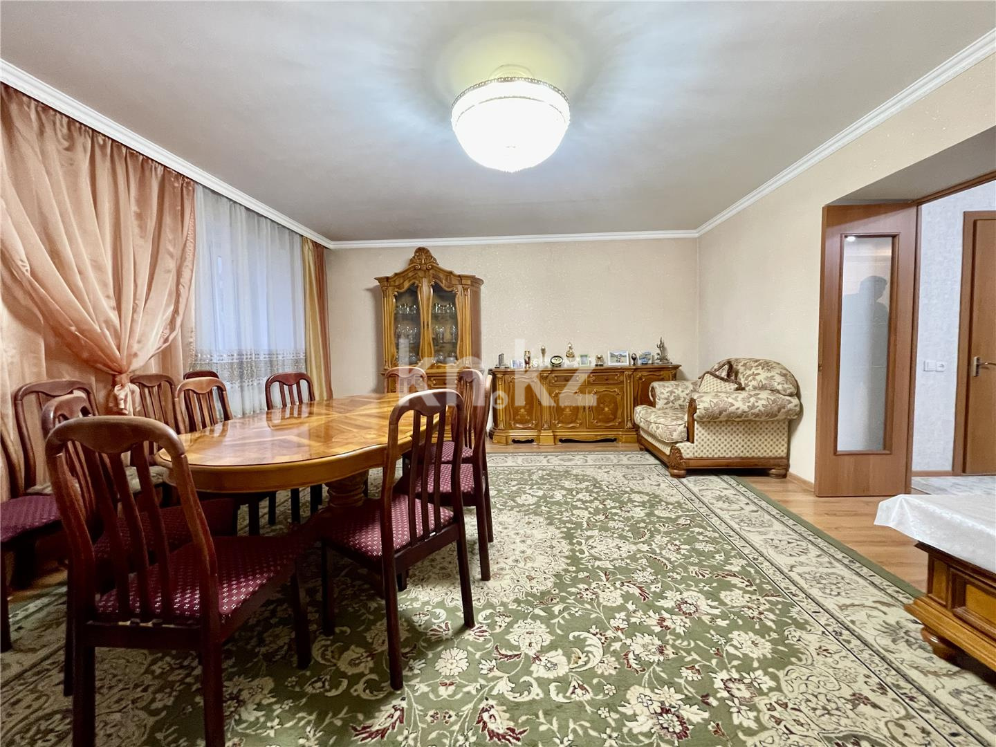 Продажа 4-комнатной квартиры, 117 м², пр. Республики, дом  4 в Караганде - фото 4