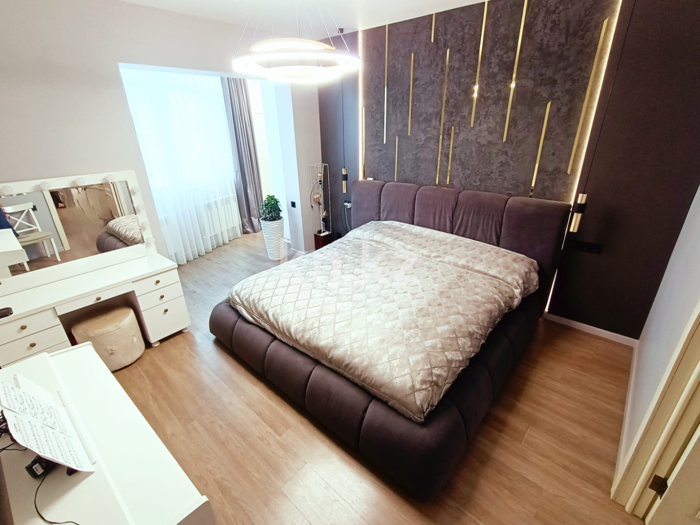 Продажа 4-комнатной квартиры, 129.4 м², ул. Кенесары хана в Алматы - фото 14