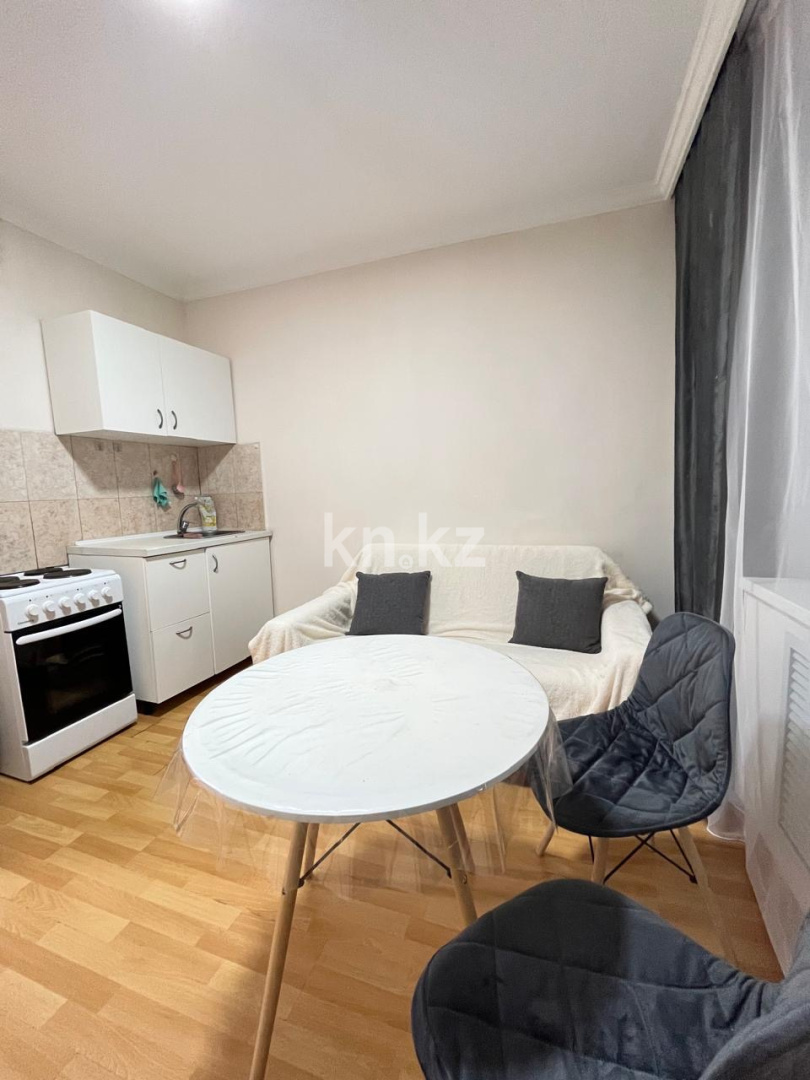 Аренда 1-комнатной квартиры, 40 м² в Астане